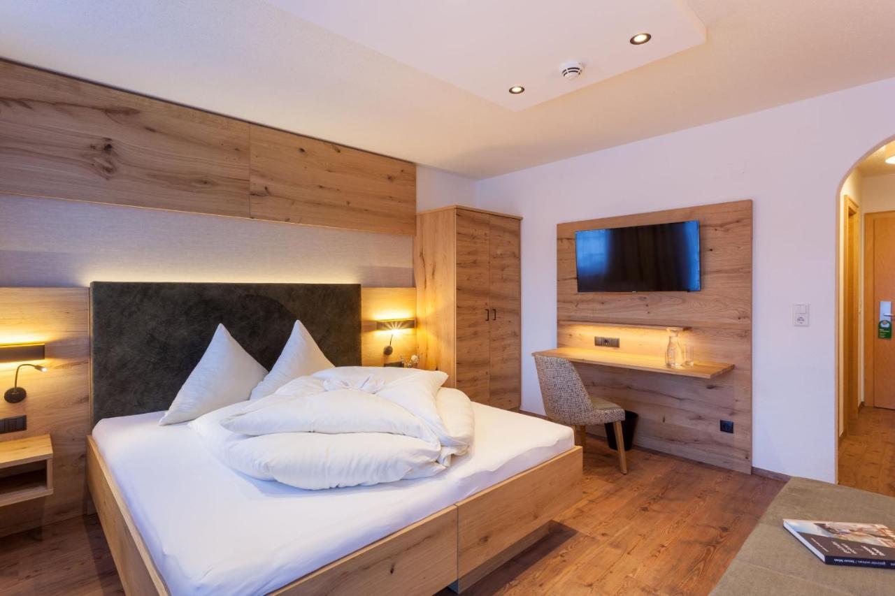 Hotel Luggi Galtuer Ngoại thất bức ảnh